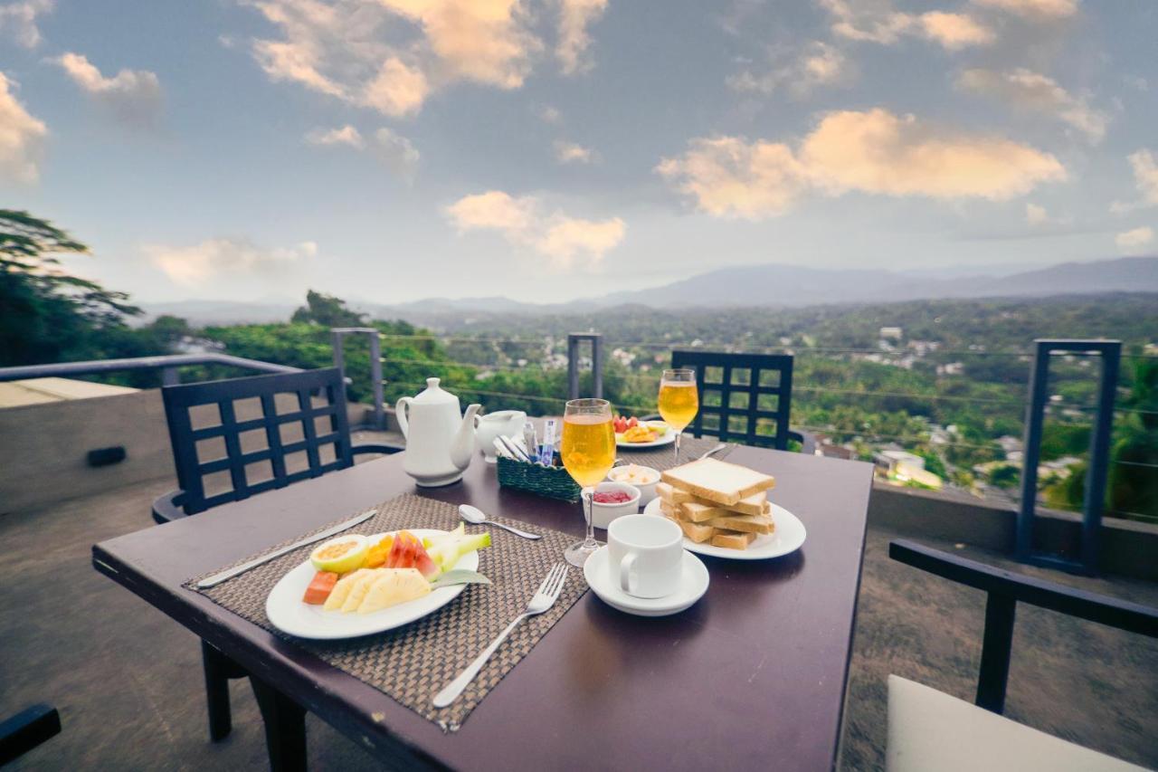 The Hills By Blue Fox Hotell Kandy Eksteriør bilde