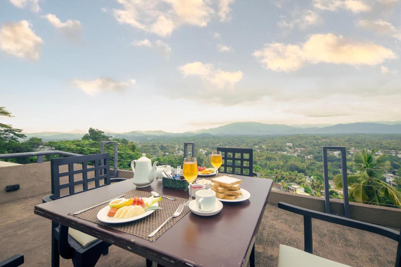 The Hills By Blue Fox Hotell Kandy Eksteriør bilde